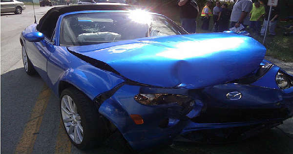 How to Deal with Car Damage After an Accident 1