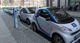 Tipping the Scales 7 Advantages and Disadvantages of Electric Vehicles 3