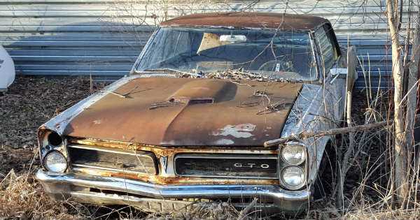 How to Junk a Car 7 Steps to Take Before Selling It to the Junkyard 1