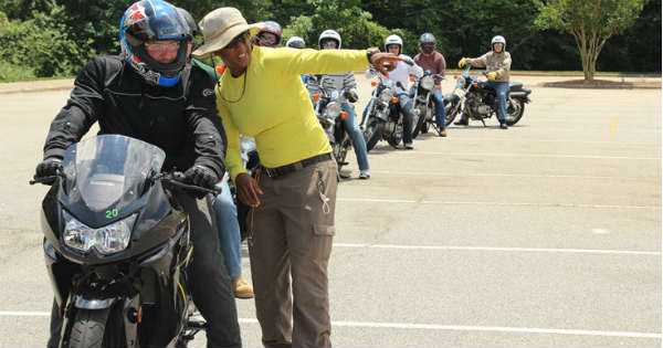 How to Take a Motorcycle Course for Newbie Riders 2