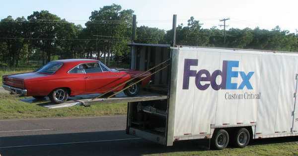 What You Need to Know About Transporting a Vehicle Long Distance 2