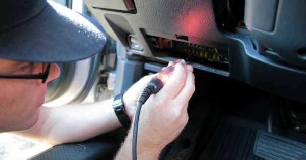 Reasons to Install a GPS Tracking Device in Your New Sports Car 1