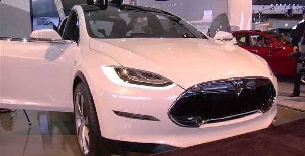 4 Reasons Why You Should Buy a Tesla 1