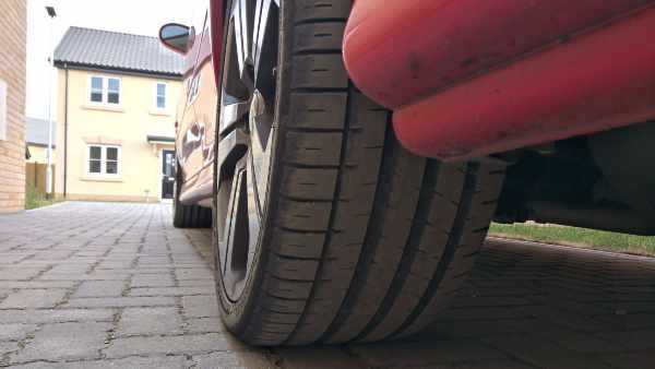 How to choose the right car tyres_ 1